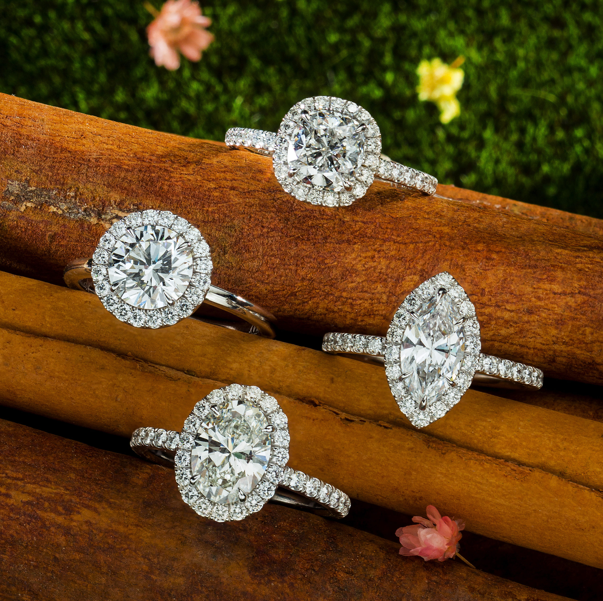 Bevæger sig ikke sladre tykkelse What is a halo engagement ring? | Diamond Mansion