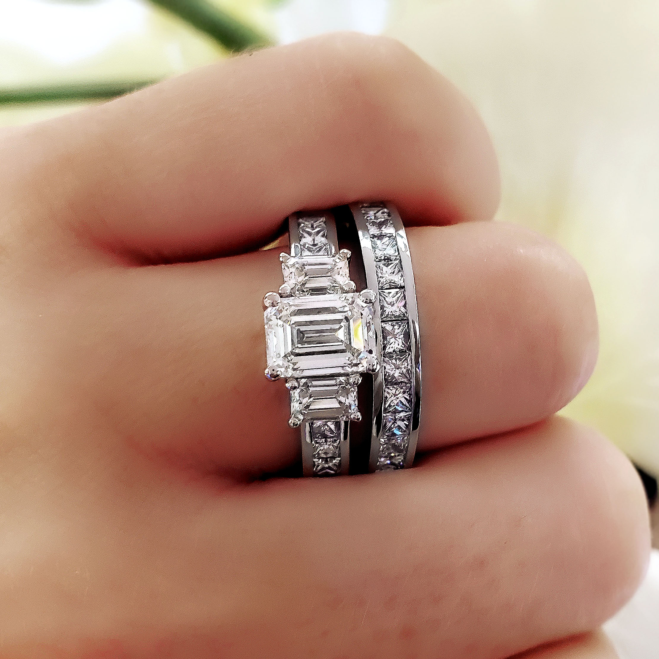 oppervlakkig Niet modieus Weggooien 2.2 Ct. emerald Cut Natural Diamond Classic 3 Stone Emerald Princess  Channel Engagement Ring (GIA Certified)