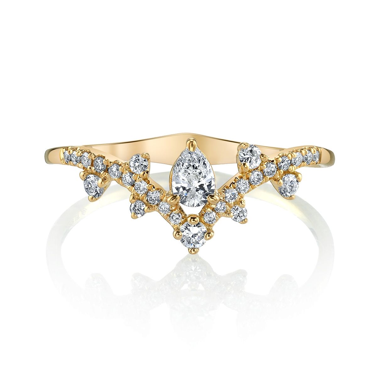 Yellow Gold Diamond Ring With pear Shape and round diamonds