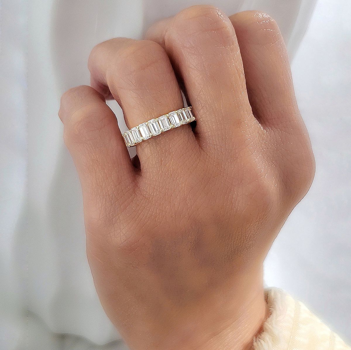 Round Cut Diamond Eternity Band
