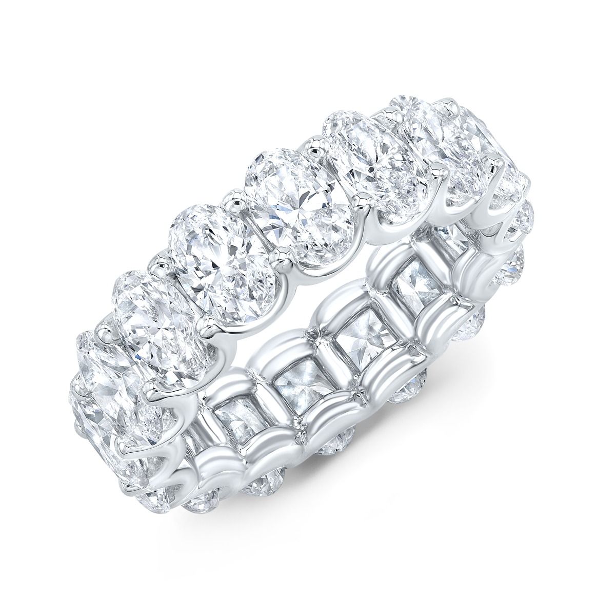 Elegant and gleaming Oval cut diamonds that goes all the way around is beautifully set on this U-Prong design in White Gold.
